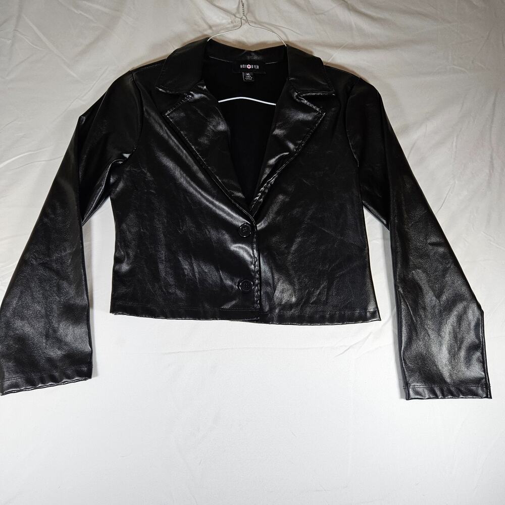 Cute Amy Byer faux leather jacket in black Size 16